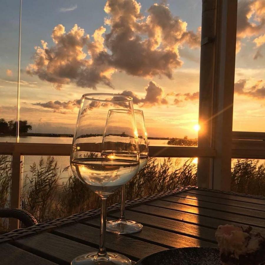 Sunset Dream Apartment With A Panoramic Seaview Haapsalu Luaran gambar